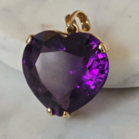 35.11ct Amethyst Classic Heart Pendant set in 14K Yellow Gold. Incl Appraisal - Picture 2 of 11